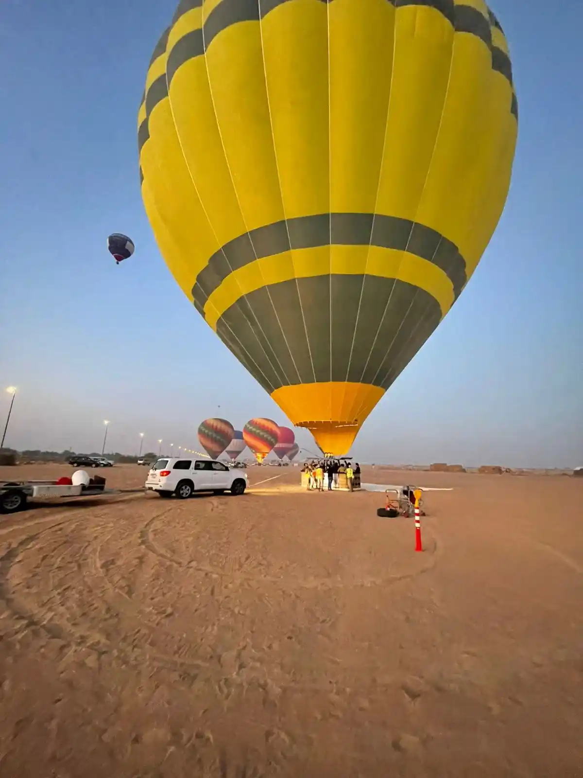 Book Hot Air Balloon Tour with Levart Tourism, Dubai Hot Air Balloon Experience, Desert Balloon Ride Dubai, Levart Tourism Balloon Ride Reviews, Hot Air Balloon Dubai 5